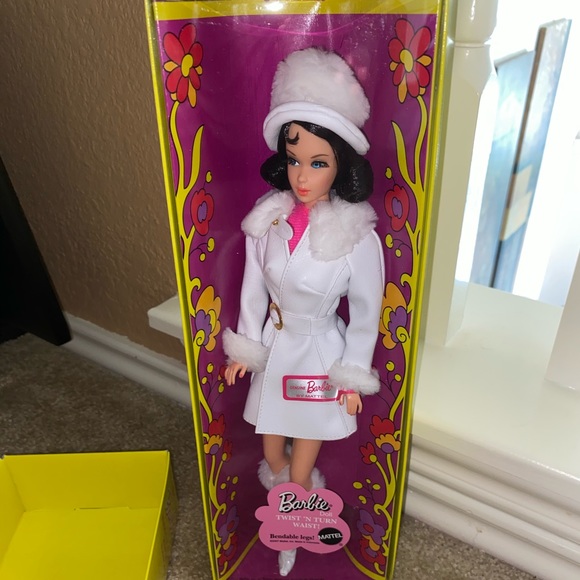 Red, White ‘n Warm Barbie - Picture 1 of 7